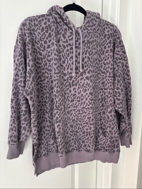 Women’s Lavender Leopard Print Hoodie Sweater size M